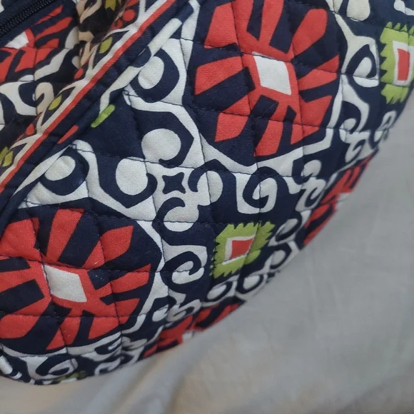 Beautiful Vera Bradley Cosmetic Bag with Handle.  ( Bag E) - Picture 3 of 3